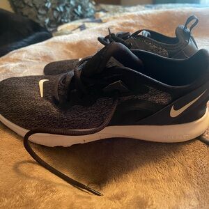 Women’s Nike shoes